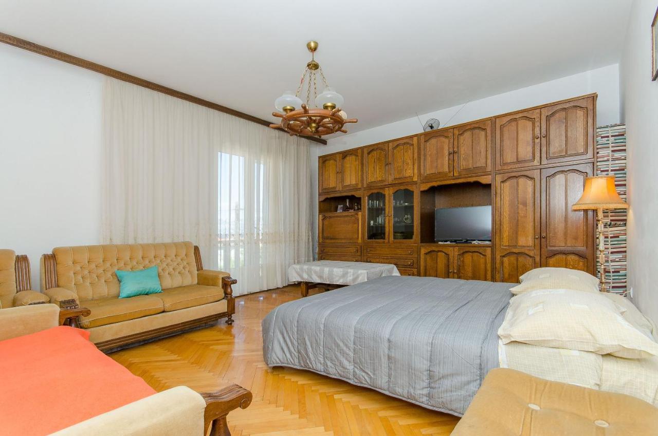 Apartments Kata Supetar Εξωτερικό φωτογραφία