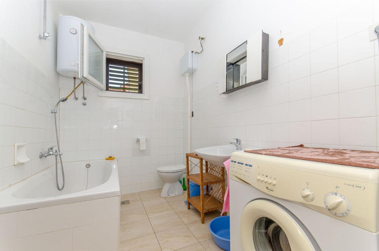 Apartments Kata Supetar Εξωτερικό φωτογραφία