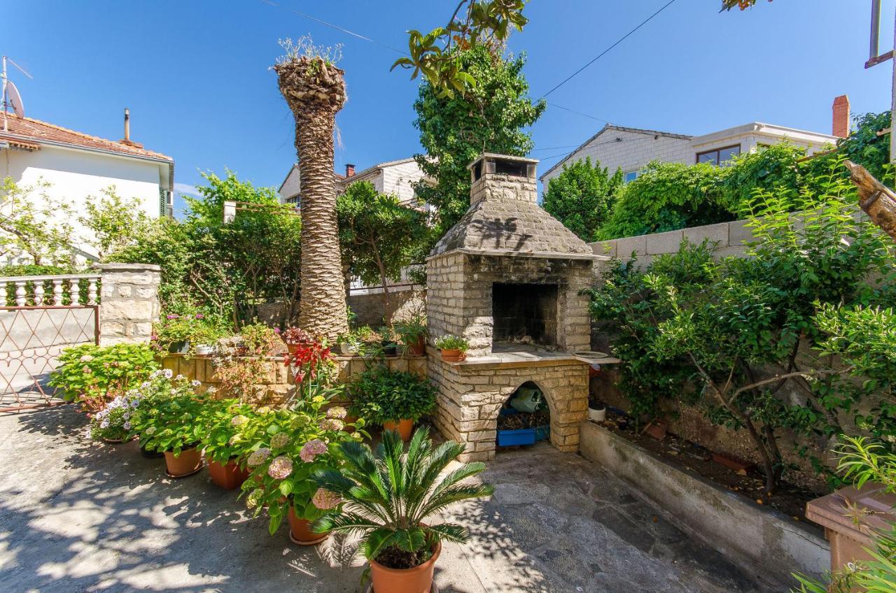 Apartments Kata Supetar Εξωτερικό φωτογραφία